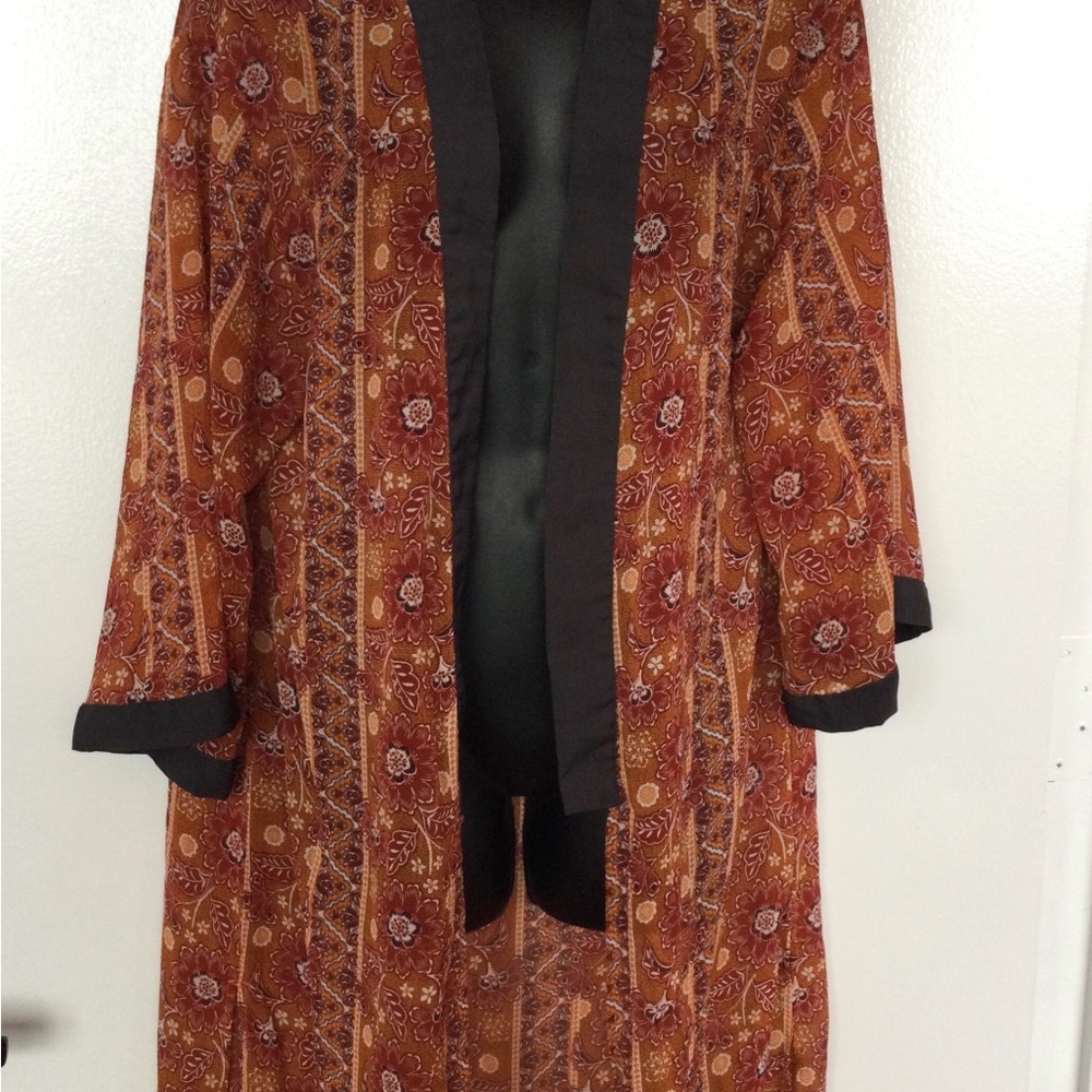 Vintage Style Red and Black Kimono Robe
